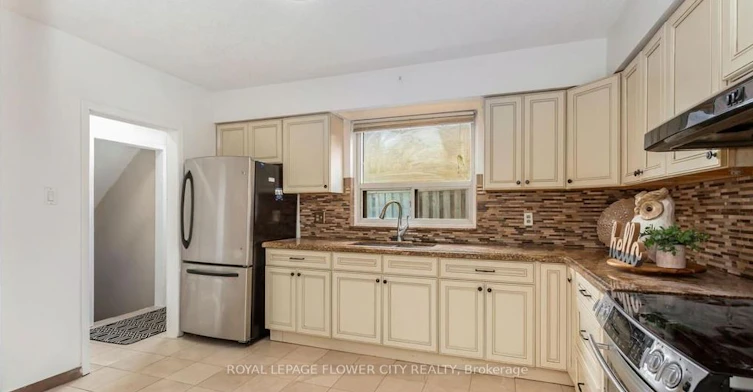 3 Clayhall Crescent, Toronto, ON, M3J 1W5 - 11
