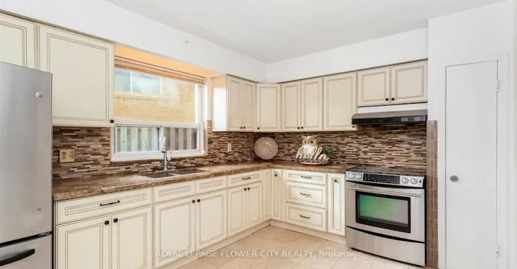 3 Clayhall Crescent, Toronto, ON, M3J 1W5 - 12