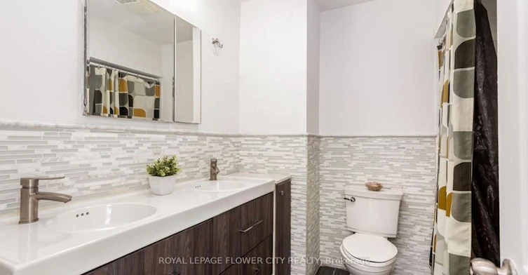 3 Clayhall Crescent, Toronto, ON, M3J 1W5 - 26