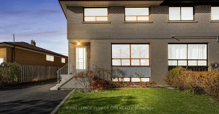 3 Clayhall Crescent, Toronto, ON, M3J 1W5