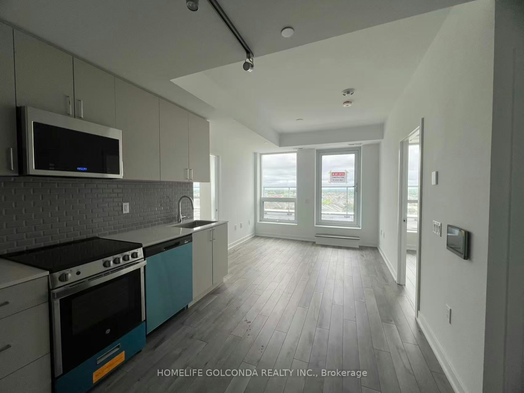 812-1005 Dundas Street E, Oakville, ON, L6H 8C7
