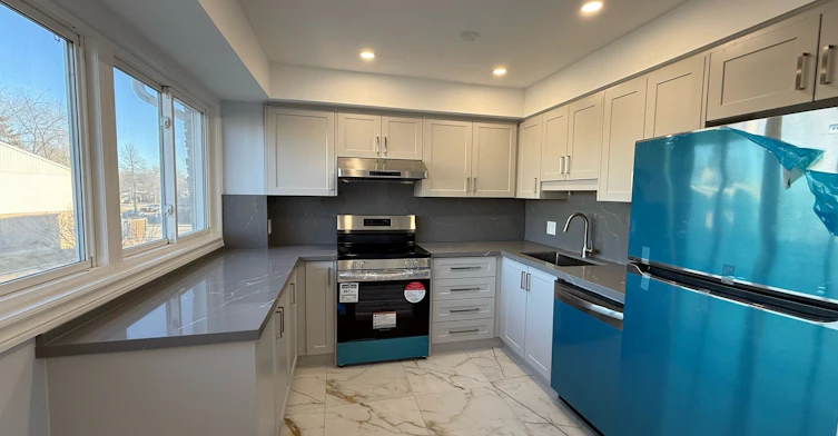 6-7430 Copenhagen Road, Mississauga, ON, L5N 2C4 - 2