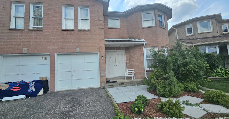 #2-1618 Mistburn Court, Mississauga, ON, L5M 3X3