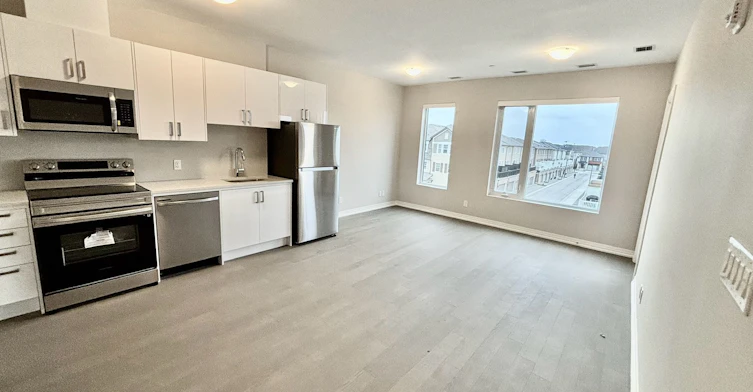 301-3285 Carding Mill Trail, Oakville, ON, L6M 5P7 - 2
