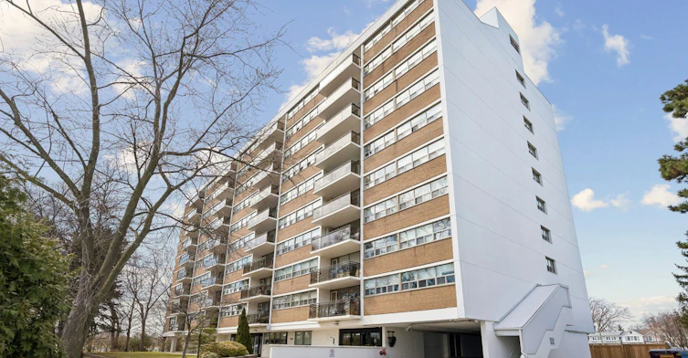 207-212 Kerr Street, Oakville, ON, L6K 3B1