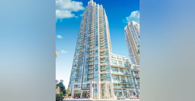 301-3939 Duke Of York Boulevard, Mississauga, ON, L5B 4N2