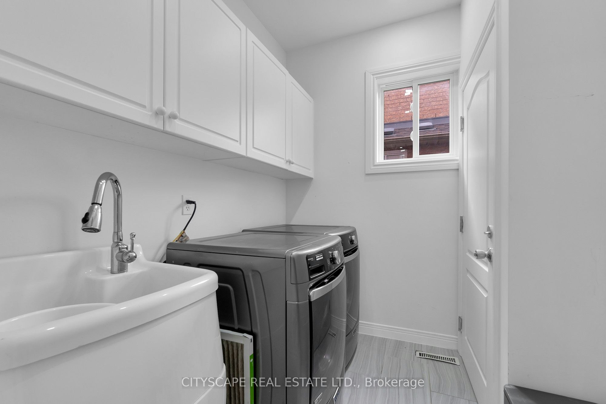 6421 Donway Drive, Mississauga, ON, L5V 1J4 - 36