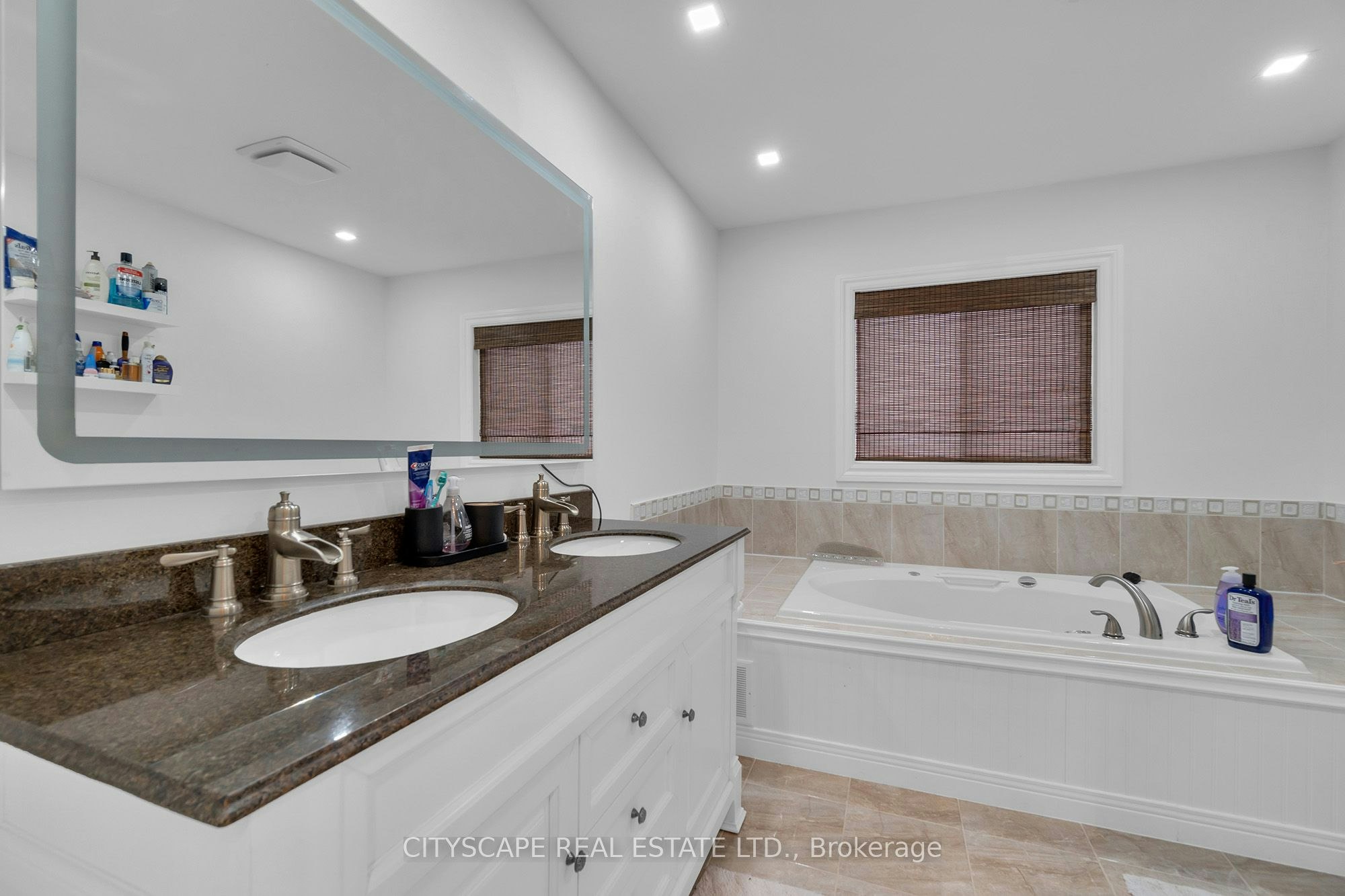 6421 Donway Drive, Mississauga, ON, L5V 1J4 - 33