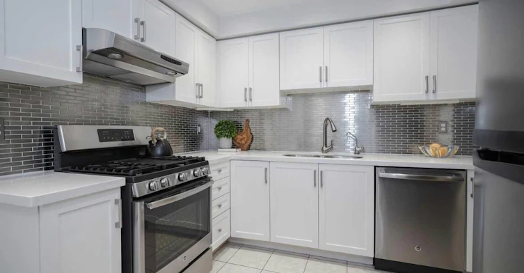 121-6399 Spinnaker Circle, Mississauga, ON, L5W 1Z6 - 4