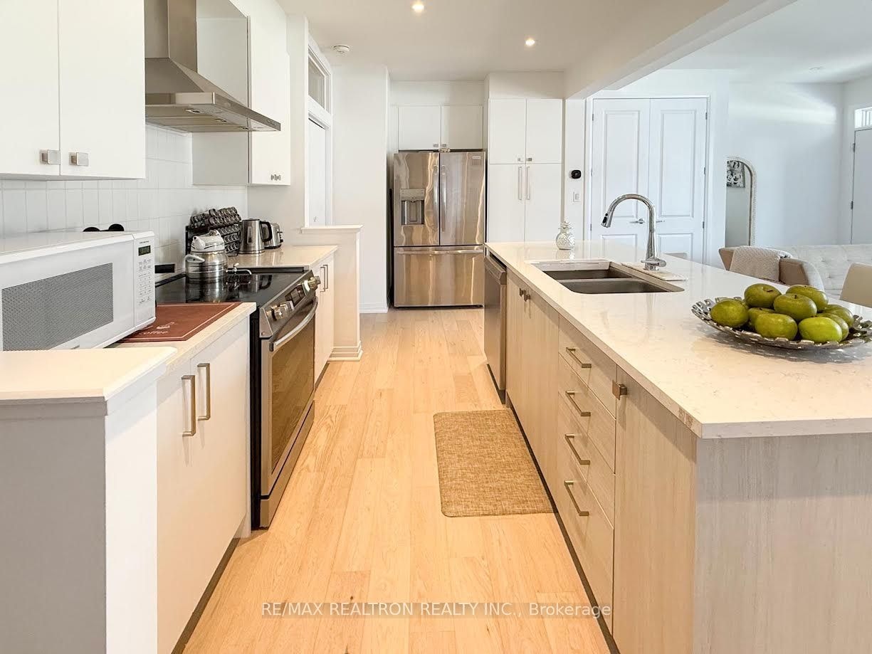 Bedroom A-3272 Sixth Line, Oakville, ON, L6M 5S9 - 9
