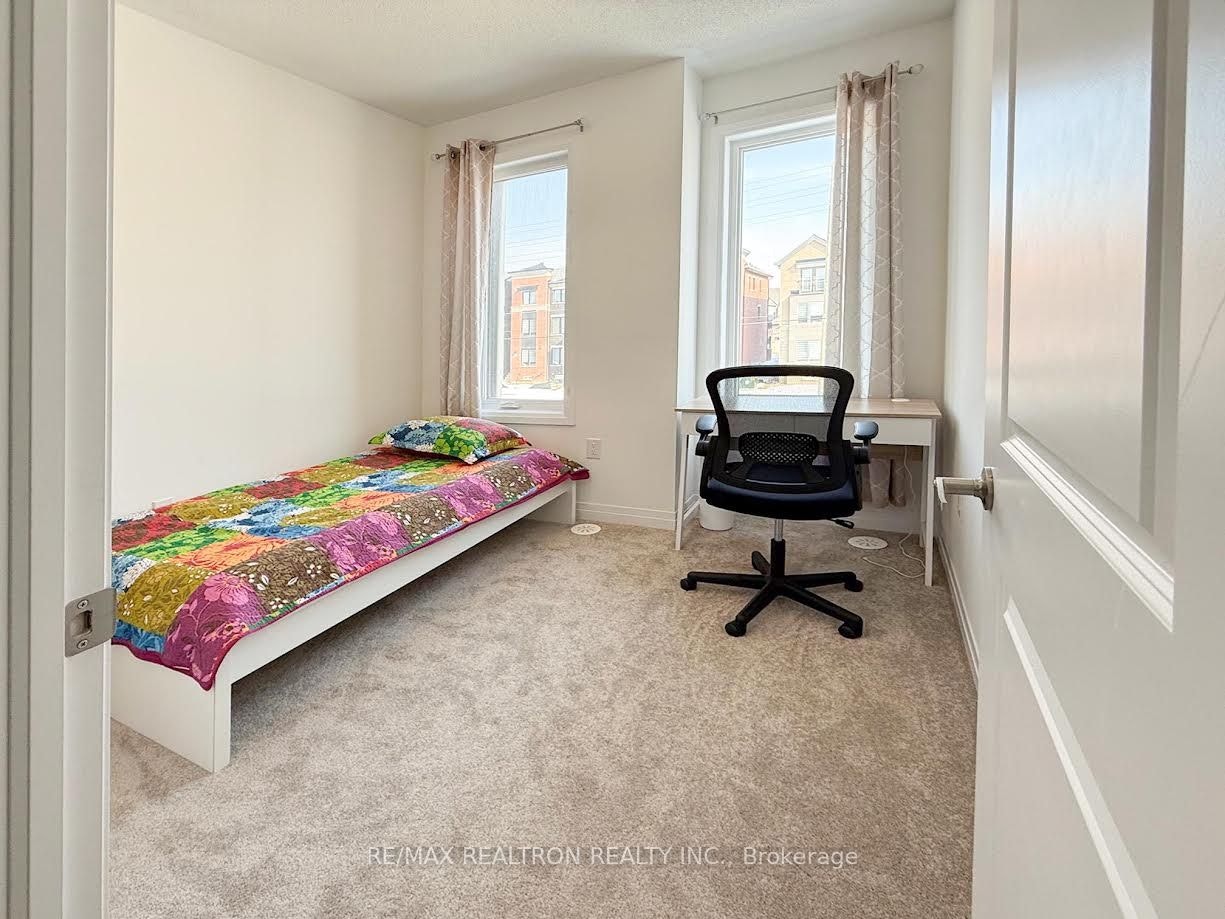Bedroom A-3272 Sixth Line, Oakville, ON, L6M 5S9 - 10