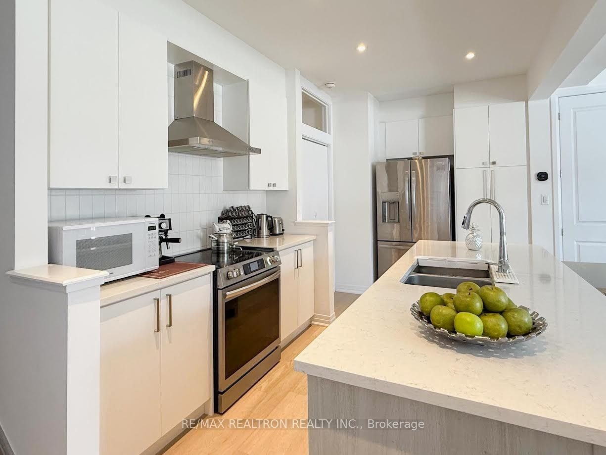Bedroom A-3272 Sixth Line, Oakville, ON, L6M 5S9 - 7