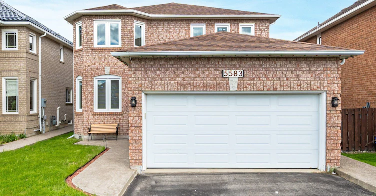 5583 Loonlake Avenue, Mississauga, ON, L5V 2E4 - 2