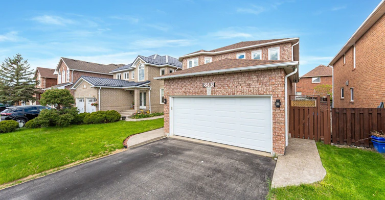 5583 Loonlake Avenue, Mississauga, ON, L5V 2E4