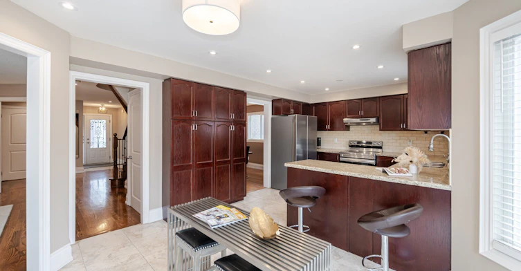 5583 Loonlake Avenue, Mississauga, ON, L5V 2E4 - 7