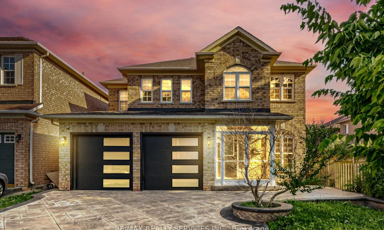 4 Sunnybrook Crescent