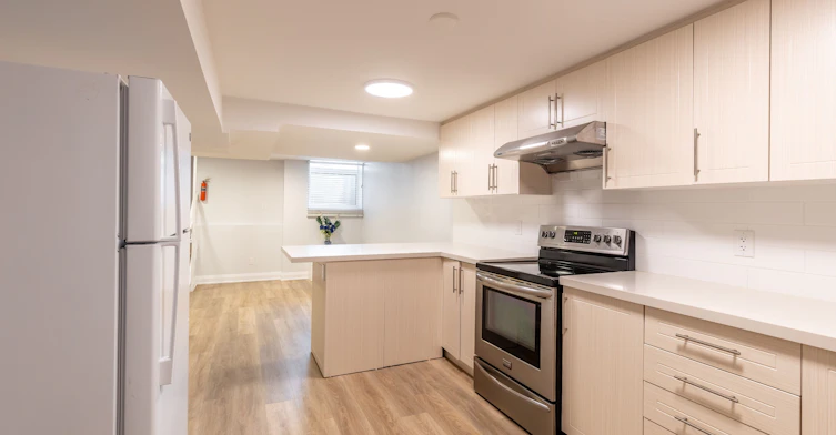 Lower-4043 Pavillion Court, Mississauga, ON, L5B 2V9 - 10