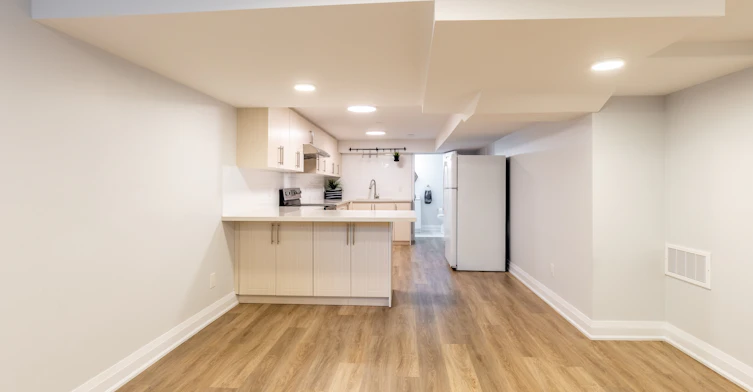 Lower-4043 Pavillion Court, Mississauga, ON, L5B 2V9 - 6