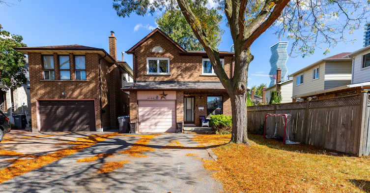 Lower-4043 Pavillion Court, Mississauga, ON, L5B 2V9