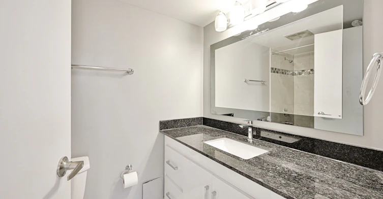 1404-3695 Kaneff Crescent, Mississauga, ON, L5A 4B6 - 18