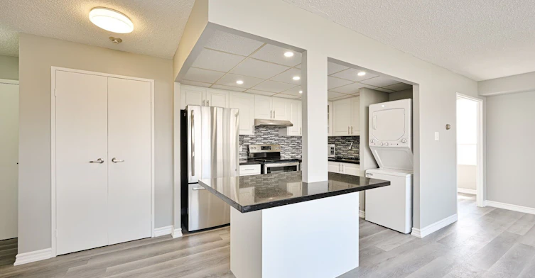 1404-3695 Kaneff Crescent, Mississauga, ON, L5A 4B6 - 10