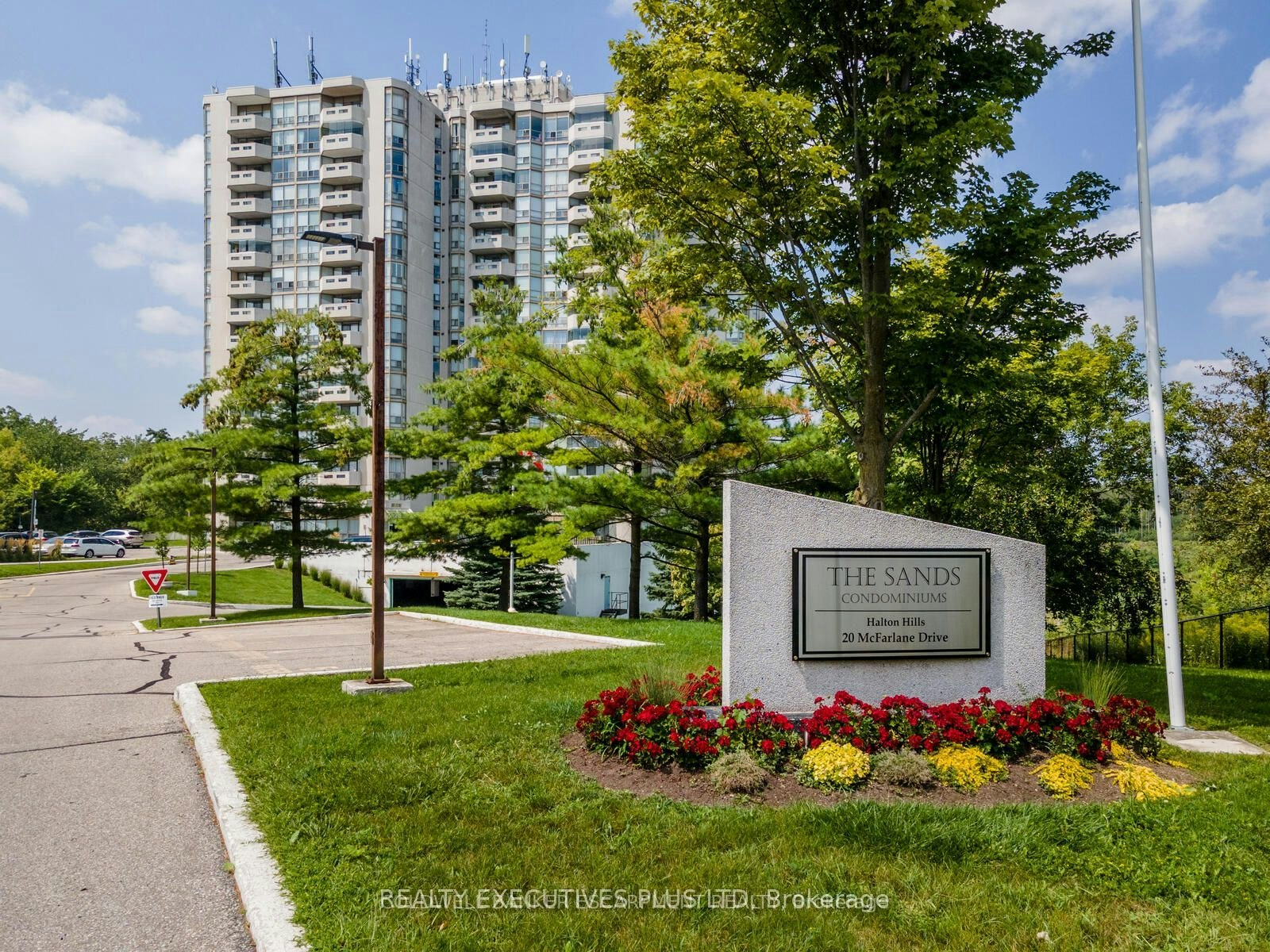 603-20 Mcfarlane Drive, Halton Hills, ON, L7G 5J8
