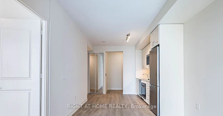 5007-38 Annie Craig Drive, Toronto, ON, M8V 0G9 - 4