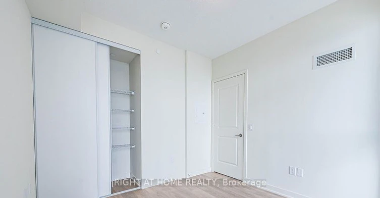 5007-38 Annie Craig Drive, Toronto, ON, M8V 0G9 - 13