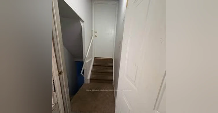 5243 Heatherleigh Avenue, Mississauga, ON, L5V 2A1 - 3