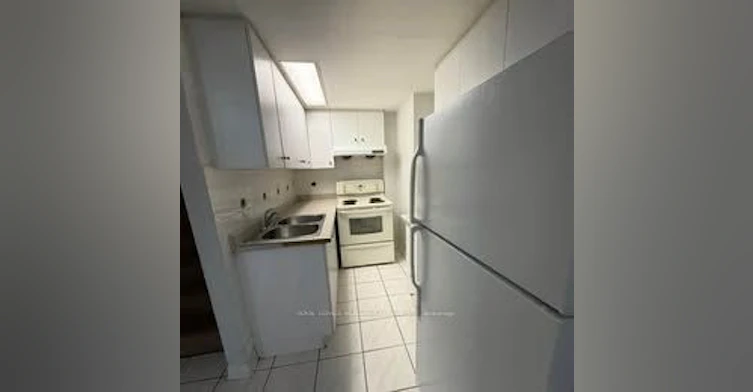 5243 Heatherleigh Avenue, Mississauga, ON, L5V 2A1 - 9