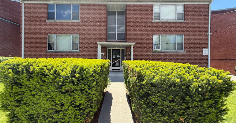 4-88 Trethewey Drive, Toronto, ON, M6M 4B4