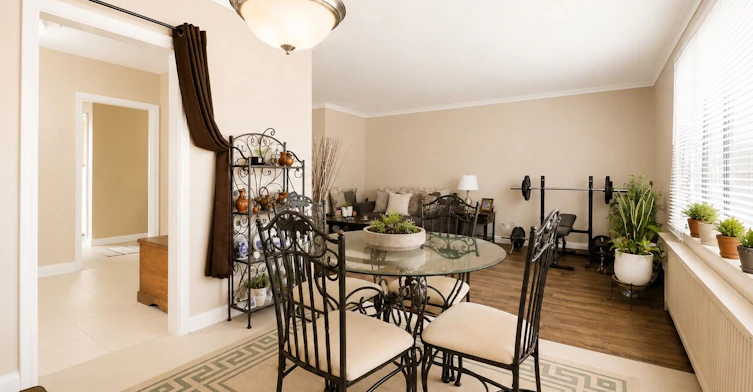 4-88 Trethewey Drive, Toronto, ON, M6M 4B4 - 5