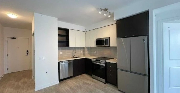 805-4675 Metcalfe Avenue, Mississauga, ON, L5M 0Z8 - 2