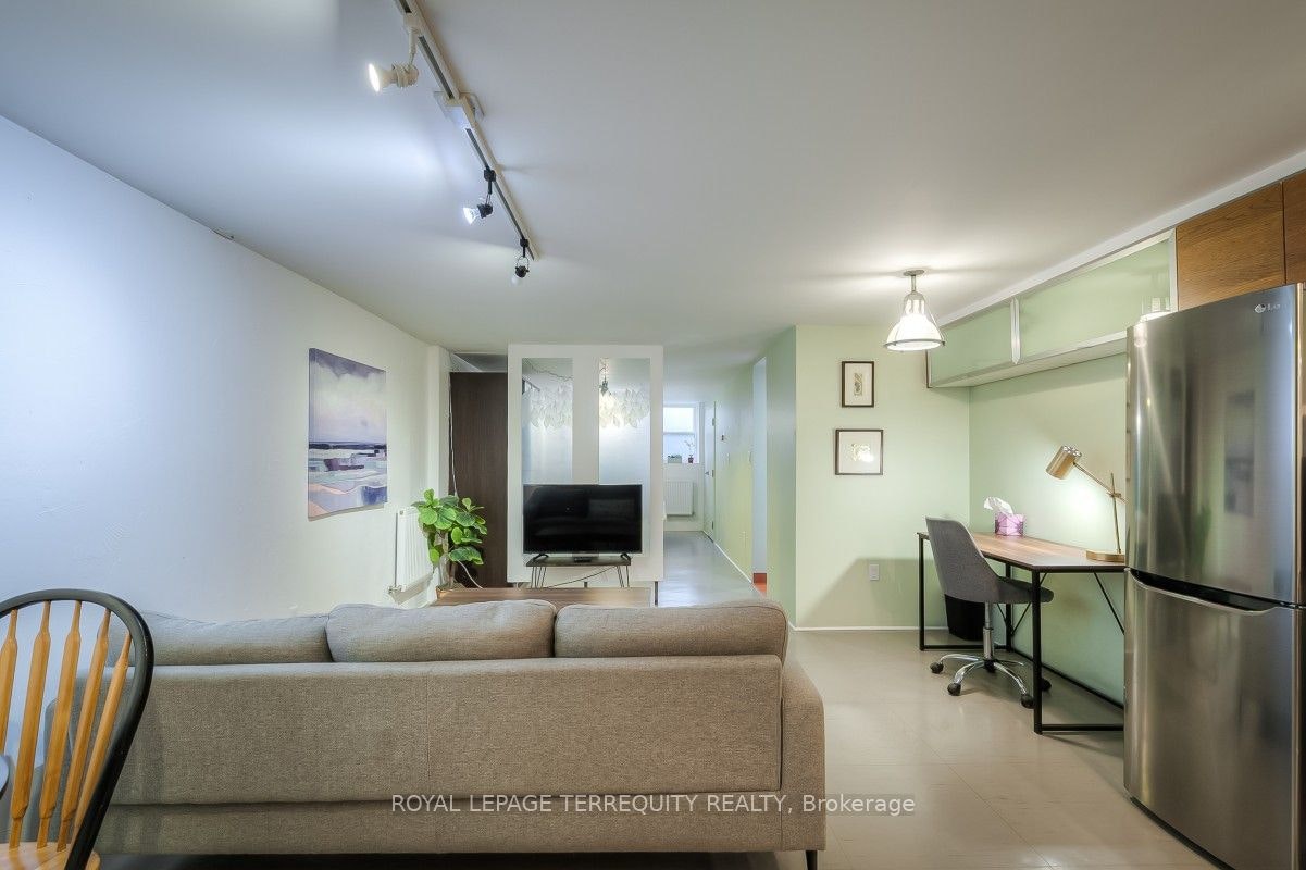 BSMT-26A Scarlett Road, Toronto, ON, M6N 4K1 - 2