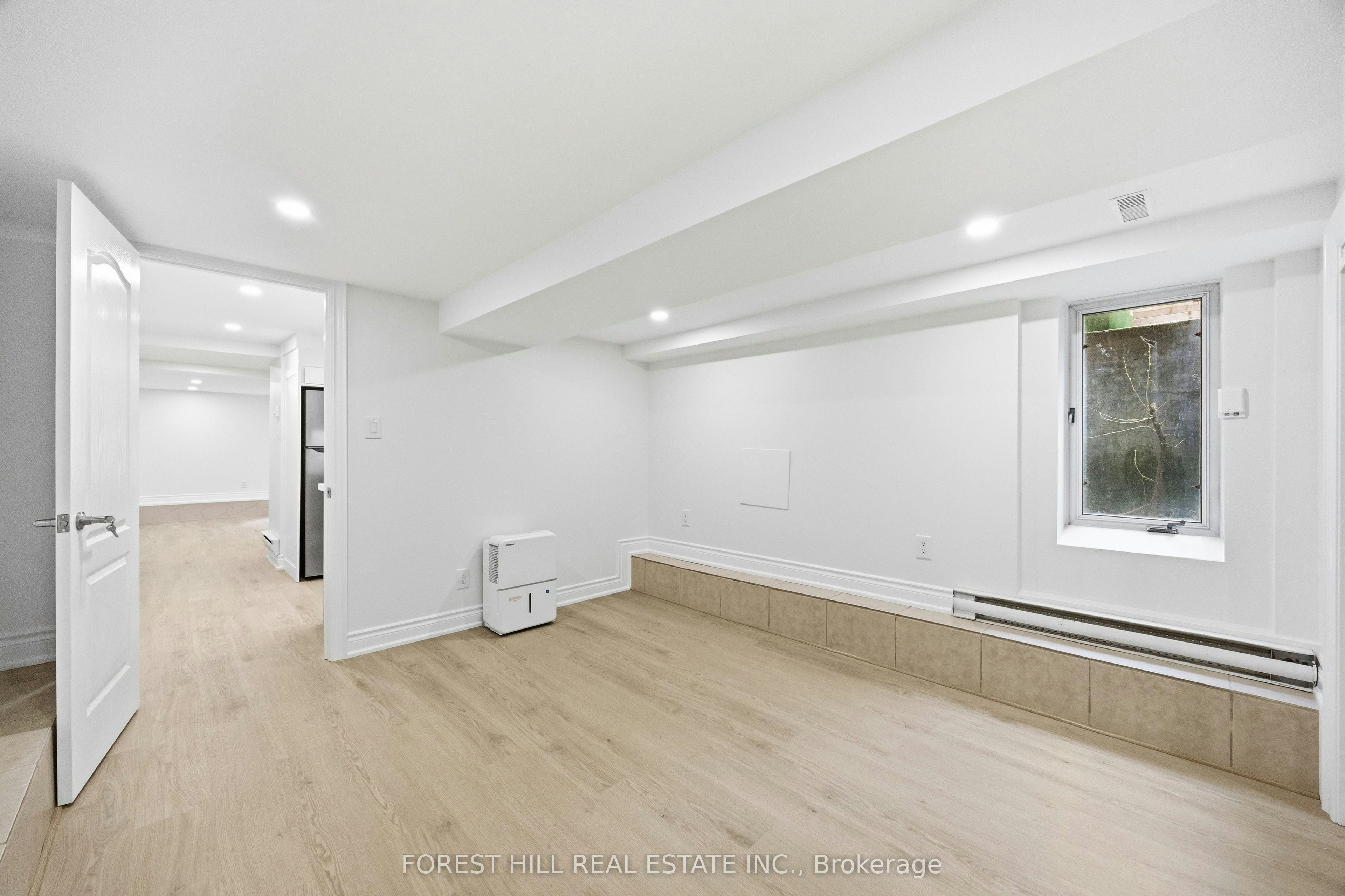 Basement-54 Gwynne Avenue, Toronto, ON, M6K 2C4 - 11