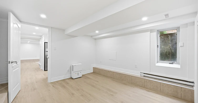 Basement-54 Gwynne Avenue, Toronto, ON, M6K 2C4 - 11