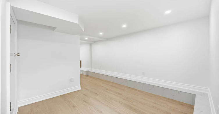 Basement-54 Gwynne Avenue, Toronto, ON, M6K 2C4 - 4