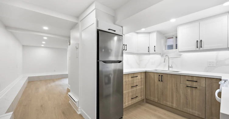 Basement-54 Gwynne Avenue, Toronto, ON, M6K 2C4 - 8