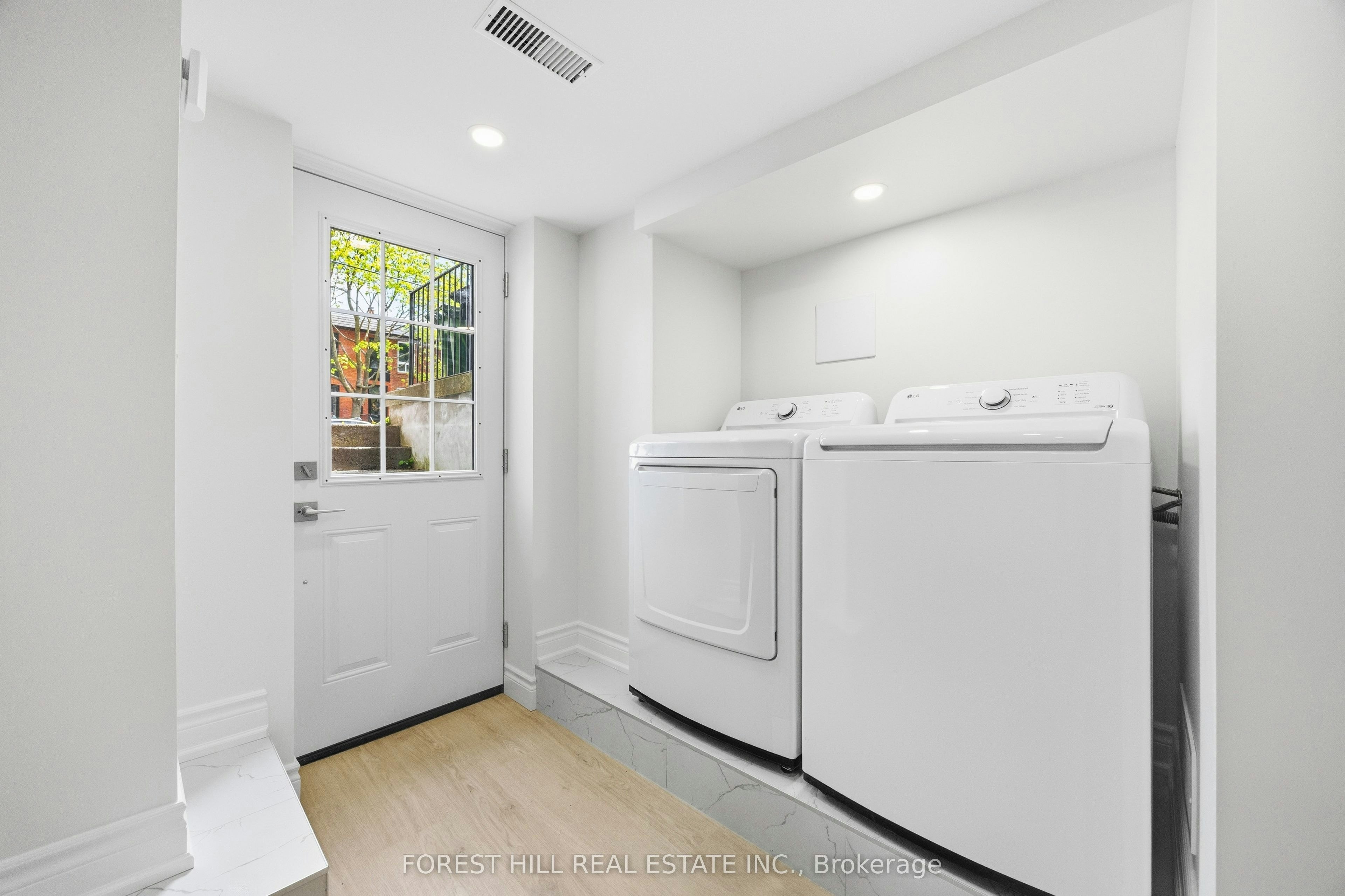 Basement-54 Gwynne Avenue, Toronto, ON, M6K 2C4 - 2