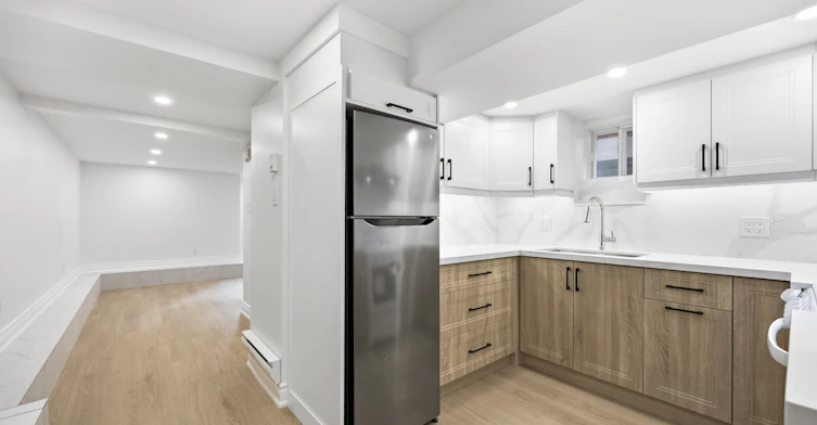 Basement-54 Gwynne Avenue, Toronto, ON, M6K 2C4 - 8