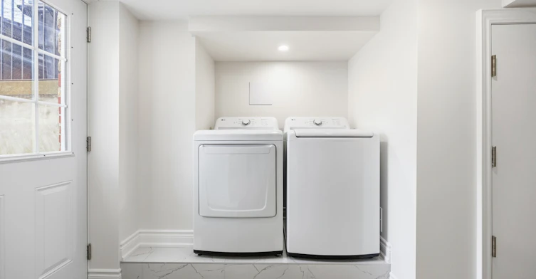 Basement-54 Gwynne Avenue, Toronto, ON, M6K 2C4 - 3