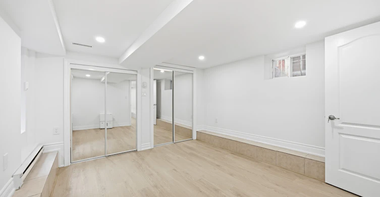 Basement-54 Gwynne Avenue, Toronto, ON, M6K 2C4 - 12