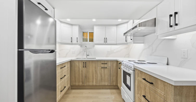 Basement-54 Gwynne Avenue, Toronto, ON, M6K 2C4 - 9