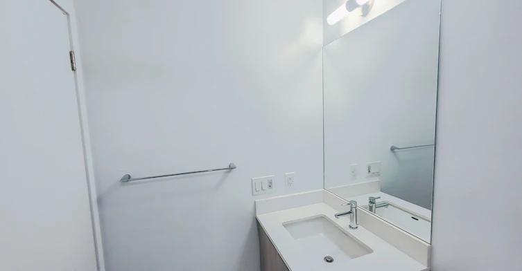 315-395 Square One Drive, Mississauga, ON, L5B 0P6 - 7