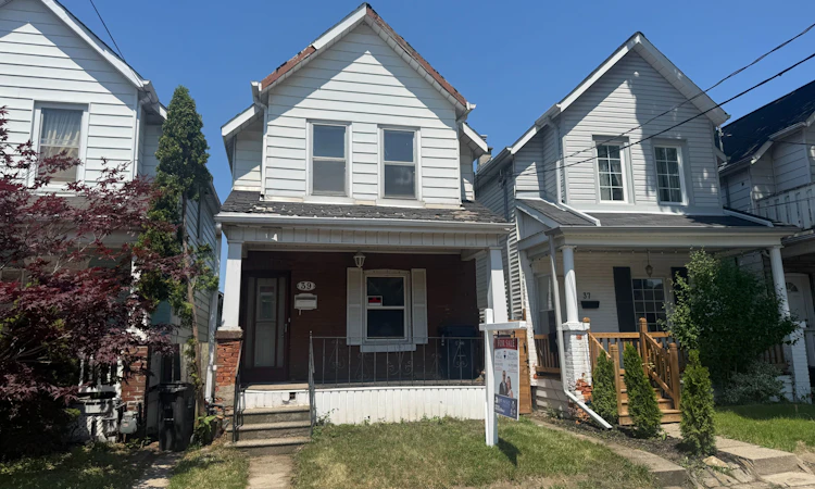 39 Holley Avenue