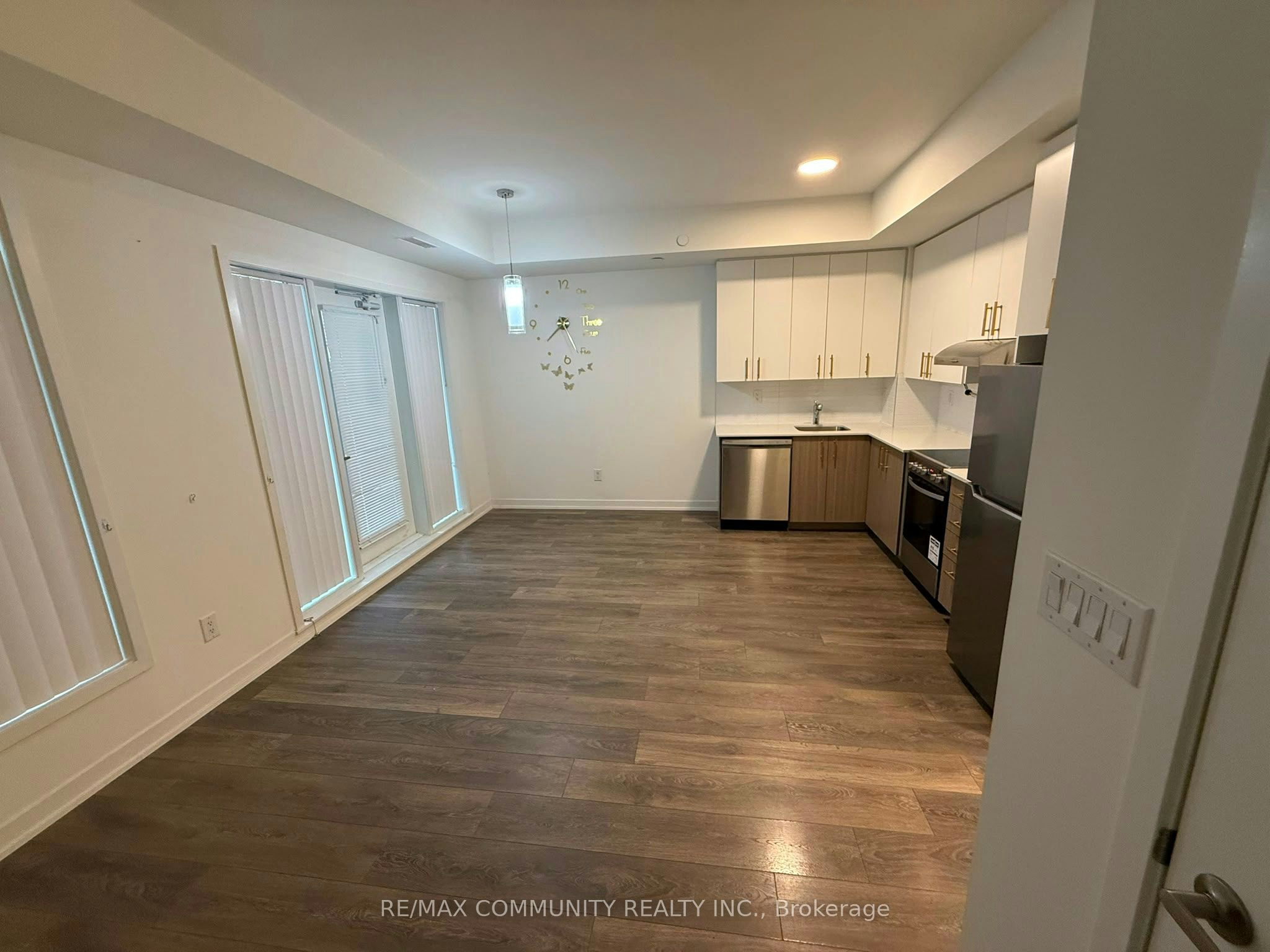 109-130 Canon Jackson Drive, Toronto, ON, M6M 3Y4 - 11
