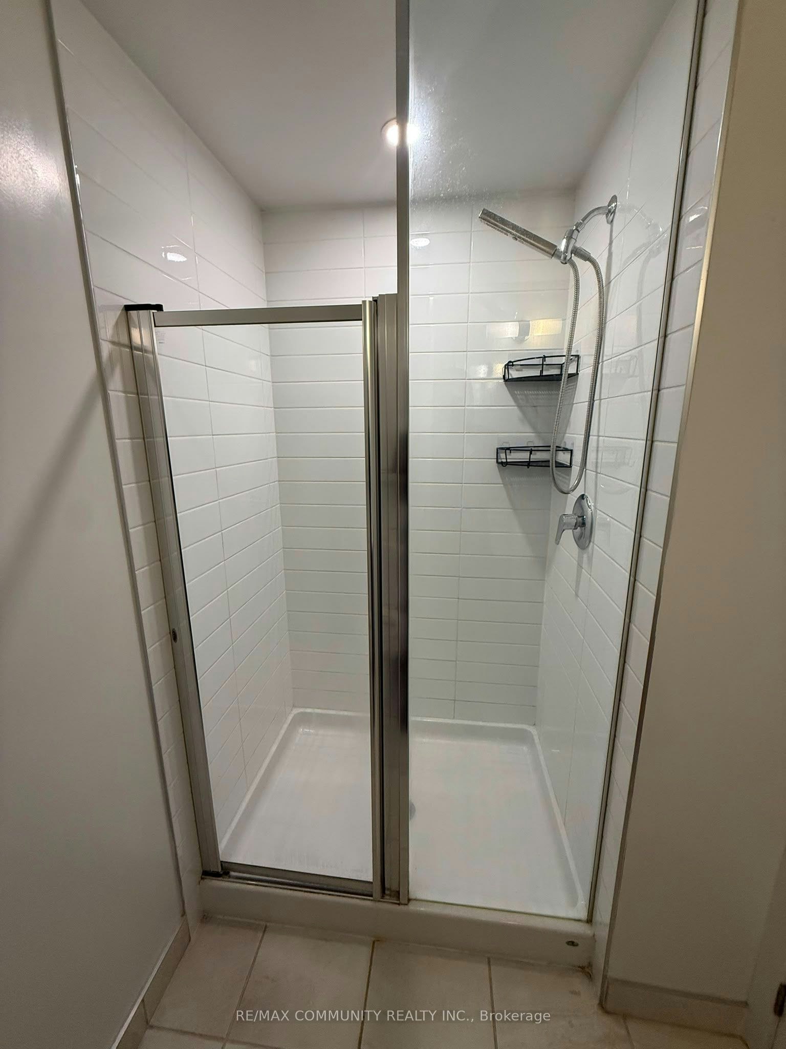 109-130 Canon Jackson Drive, Toronto, ON, M6M 3Y4 - 2