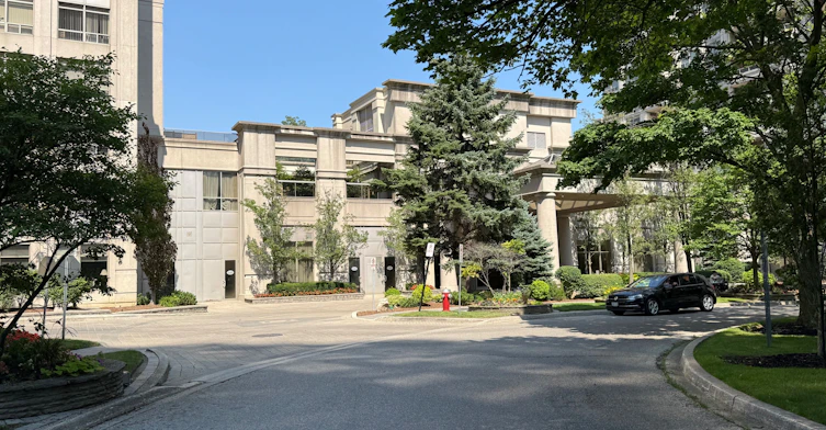 601-35 Kingsbridge Garden Circle, Mississauga, ON, L5R 3Z5 - 2