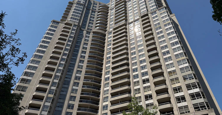 601-35 Kingsbridge Garden Circle, Mississauga, ON, L5R 3Z5