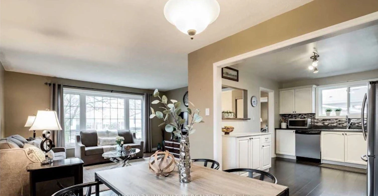 586 Chamberlain Road, Burlington, ON, L7L 2V5 - 3